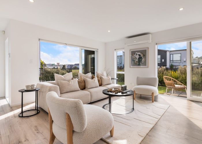  at 9/2 Tarras Road, Kumeu, Rodney, Auckland