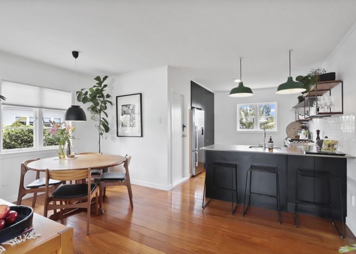  at 8 Copley Street, New Lynn, Auckland