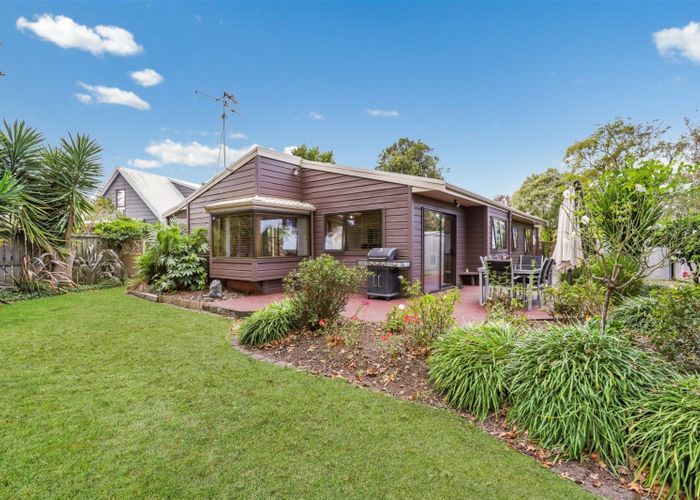 Free property data for 12 Ensign Place, Flagstaff, Hamilton homes.co.nz