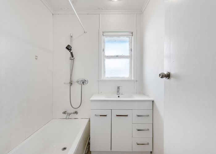  at 62 Waipani Road, Te Atatu Peninsula, Waitakere City, Auckland