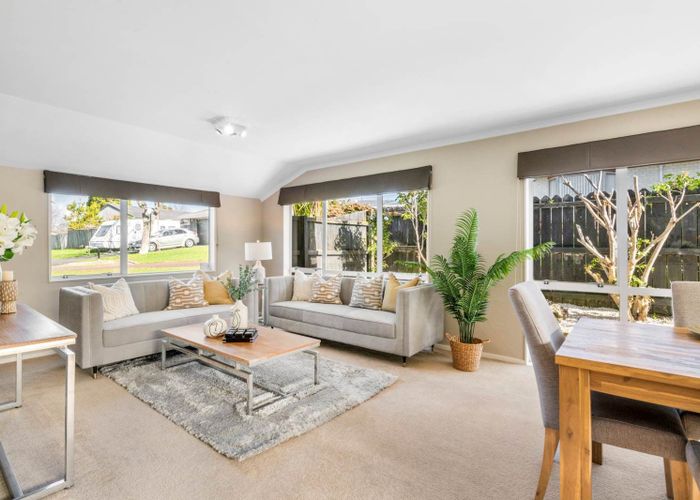  at 5 Sorbonne Close, Albany, Auckland