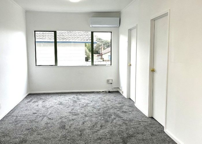  at 7 Barrys Road, Glendene, Waitakere City, Auckland
