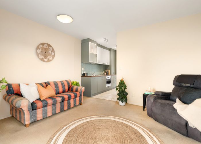  at 41/21 Armoy Drive, East Tamaki, Manukau City, Auckland