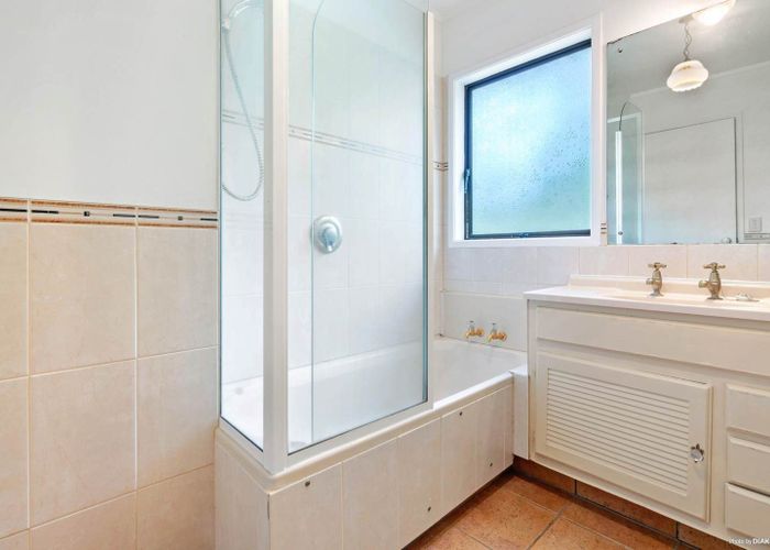  at 1/15 Micawber Place, Mellons Bay, Manukau City, Auckland