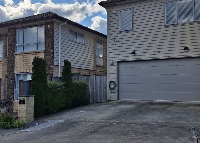  at 18A Hangahai Road, Flat Bush, Manukau City, Auckland