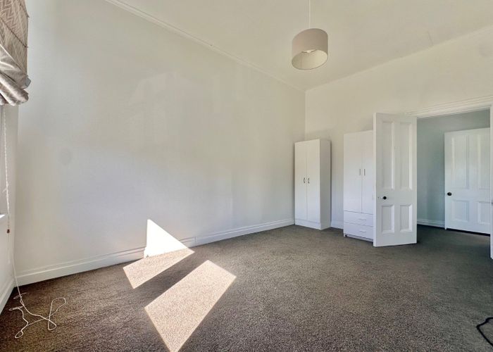  at 11A Grosvenor Terrace (Lower Flat), Wadestown, Wellington, Wellington