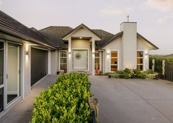  at 160 Cumberland Drive, Flagstaff, Hamilton