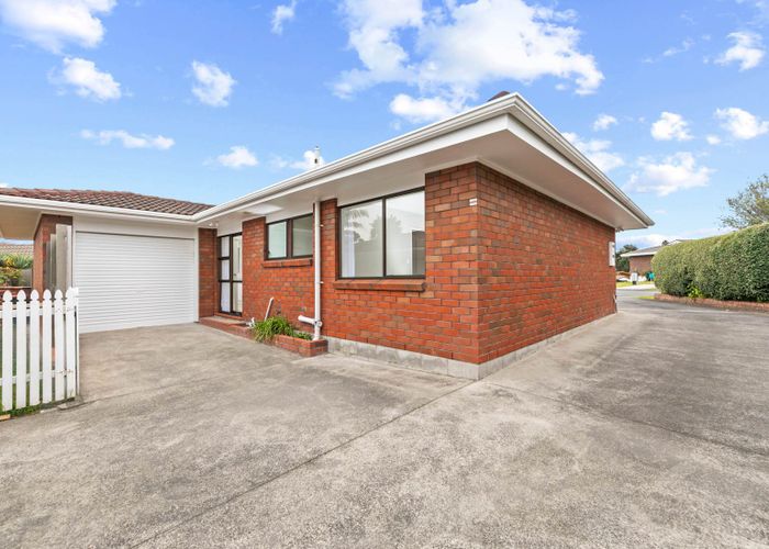  at 1/5 Annette Avenue, Te Atatu South, Waitakere City, Auckland