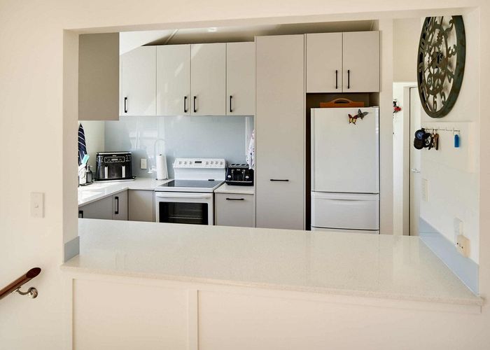  at 39 James Cook Drive, Whitby, Porirua, Wellington