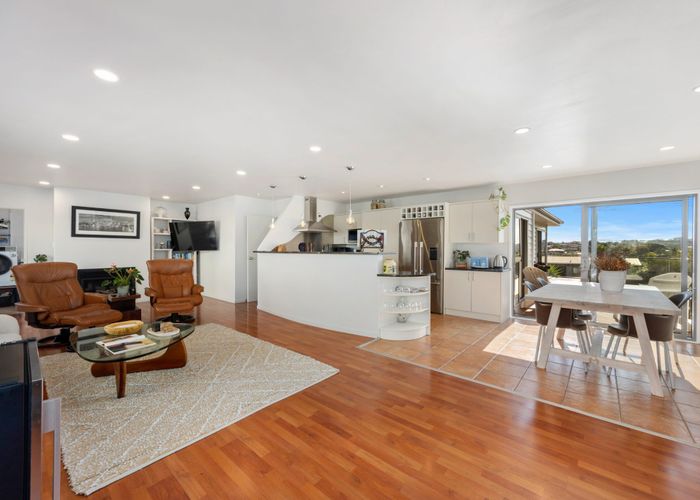  at 1/66 Browns Bay Road, Rothesay Bay, North Shore City, Auckland