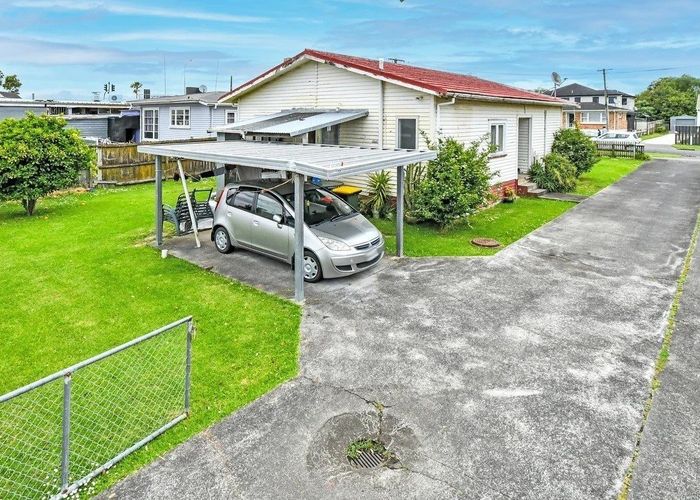  at 13 Rosebank Road, Papatoetoe, Auckland