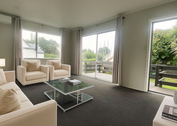  at 2/42 Moncrieff Ave, Clendon Park, Manukau City, Auckland