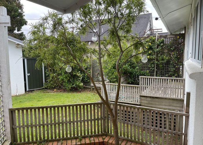  at 142 Clovelly Road, Bucklands Beach, Manukau City, Auckland