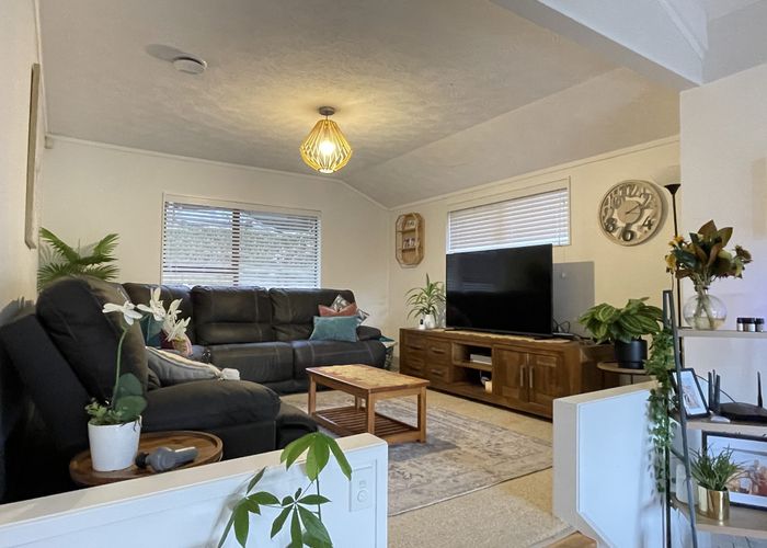  at 947 East Coast Road, Torbay, North Shore City, Auckland