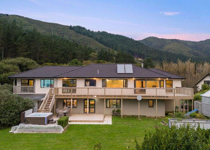  at 1276 Coast Road, Wainuiomata, Lower Hutt, Wellington