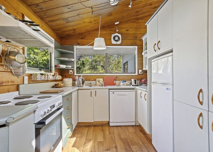  at 20 Discovery Drive, Whitby, Porirua