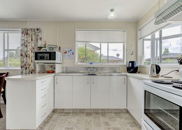  at 29 Splitt Avenue, Glenview, Hamilton