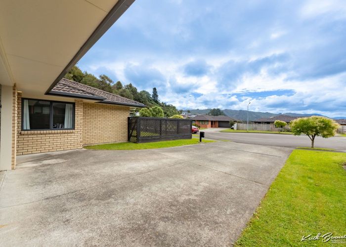  at 4 Boleyn Close, Kingsley Heights, Upper Hutt