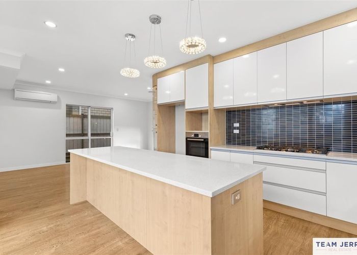  at 233 Murphys Road, Flat Bush, Manukau City, Auckland