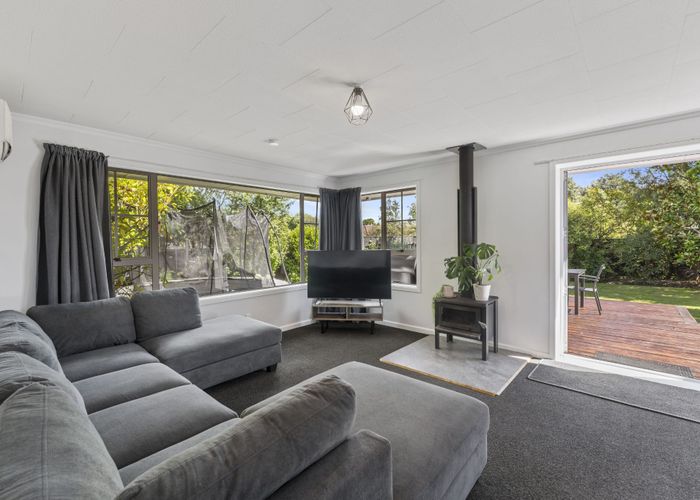  at 17 Woodend Road, Woodend, Woodend