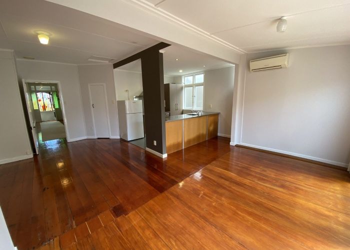  at 2/9 Essex Road, Mount Eden, Auckland City, Auckland