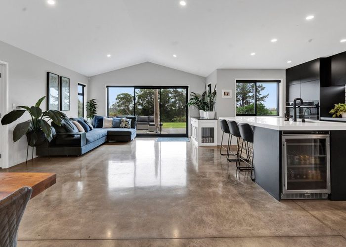  at 376 Egmont Road, Hillsborough