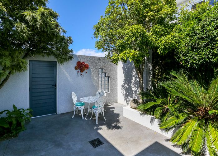  at 401 Devon Street East, Strandon, New Plymouth