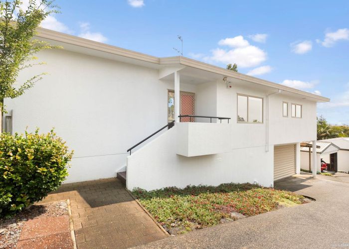  at 2/213 Rangatira Road, Beach Haven, North Shore City, Auckland