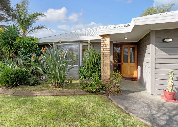  at 34 Lochend Place, Highland Park, Auckland