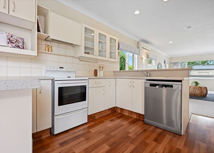  at 224 Fox Street, Hamilton East, Hamilton