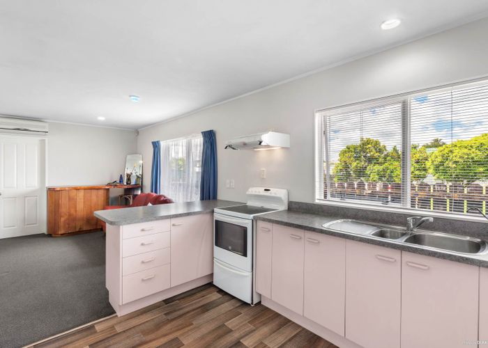 at 2/10 Liverpool Street, Papakura