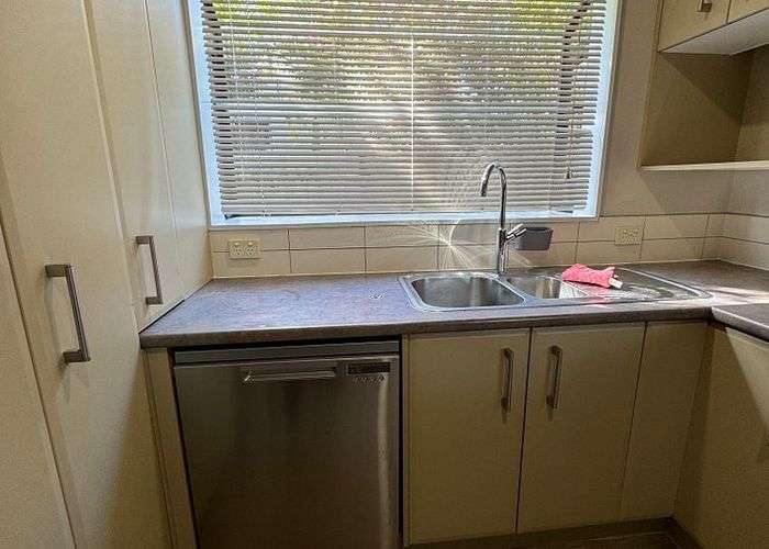  at 4 Thistledew Place, Bayview, North Shore City, Auckland