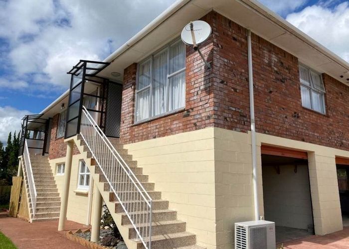  at 1/2 Pooley Street, Pakuranga Heights, Manukau City, Auckland