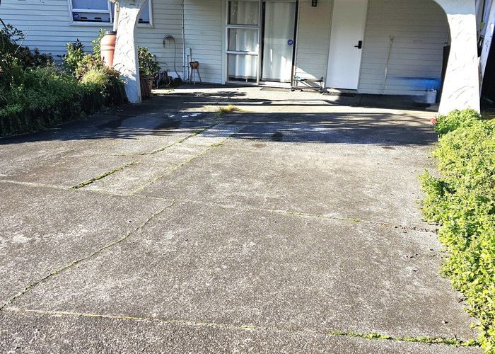  at 98 Sycamore Drive, Sunnynook, North Shore City, Auckland