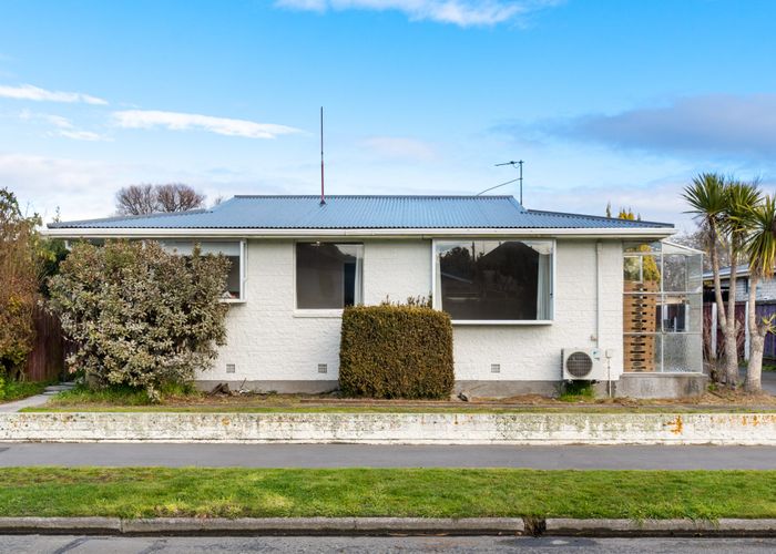  at 6A De Bloge Place, Burwood, Christchurch City, Canterbury