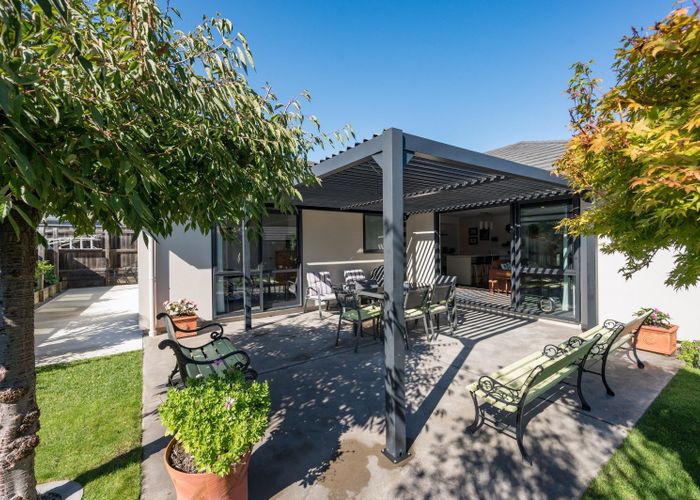  at 9 Langdale Drive, Richmond