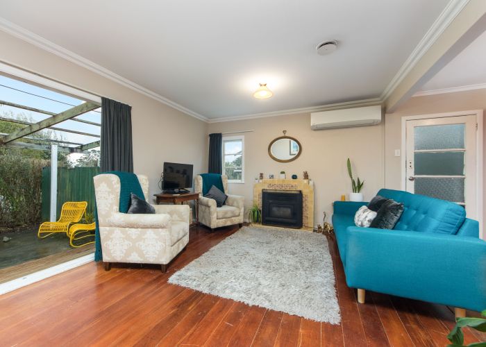  at 8 Sunnyside Road, Sunnyvale, Auckland