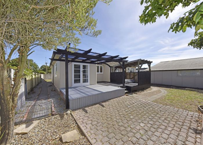  at 1/84 Racecourse Road, Sockburn, Christchurch