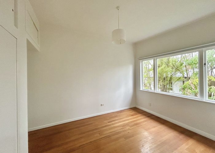  at 706 East Coast Road, Pinehill, North Shore City, Auckland