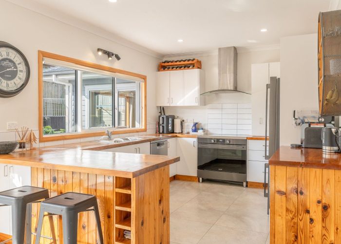  at 32 Ballintoy Park Drive, Welcome Bay, Tauranga, Bay Of Plenty