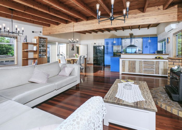  at 608 Beach Road, Rothesay Bay, Auckland