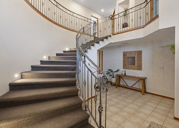  at 33 Ruapehu Drive, Fitzherbert, Palmerston North