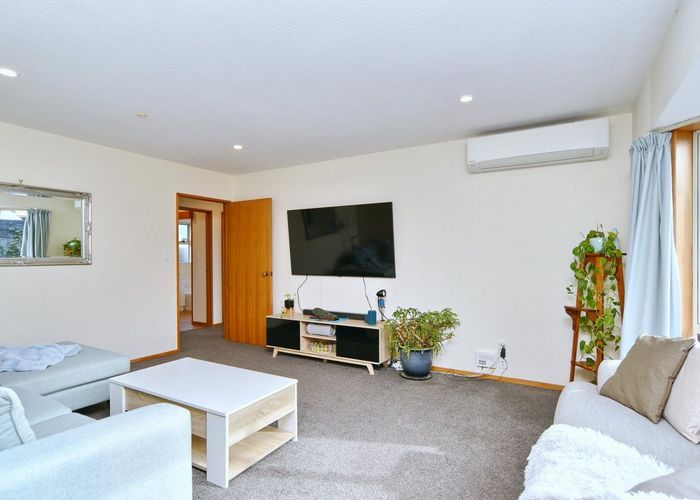  at 2/5 Rossiter Avenue, Redwood, Christchurch