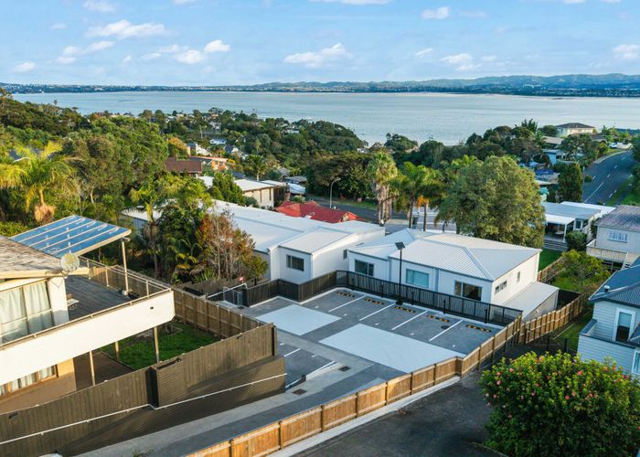  at 8/15 Sea Vista Avenue, Beach Haven, North Shore City, Auckland