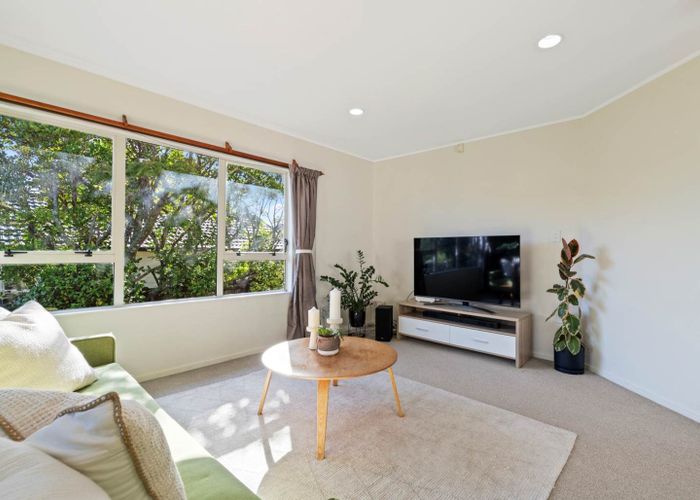  at 4 Bluebird Crescent, Unsworth Heights, Auckland