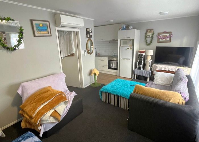  at 2/10 Lotus Lane, Mangere East, Auckland