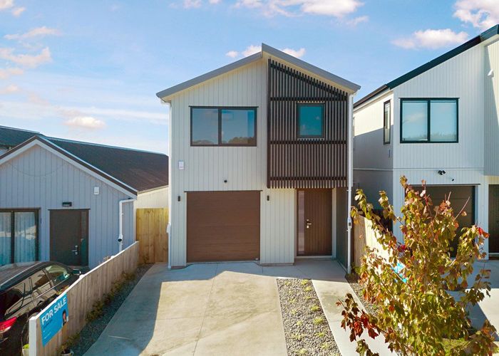  at 52 Horokaka Street, Massey, Waitakere City, Auckland