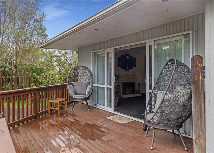  at 1/23 Merton Avenue, Glenfield, North Shore City, Auckland
