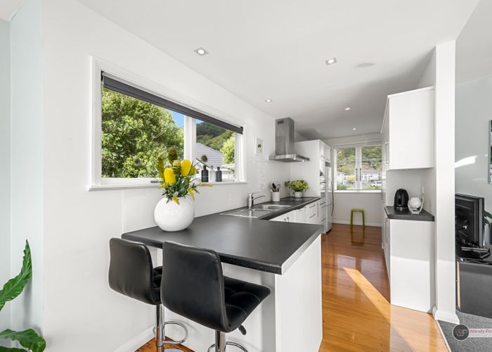  at 1/215 Riverside Drive, Waterloo, Lower Hutt