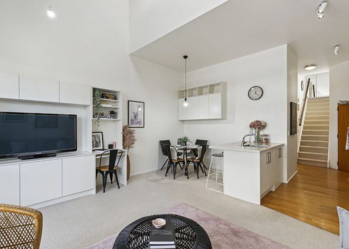  at 4/220 Thorndon Quay, Pipitea, Wellington